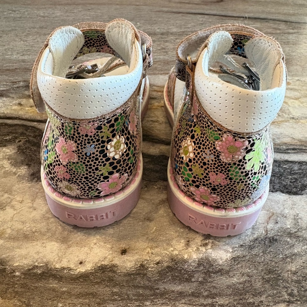 NWOT Rabbit Orthopedic Floral Sandals - Picture 3 of 8